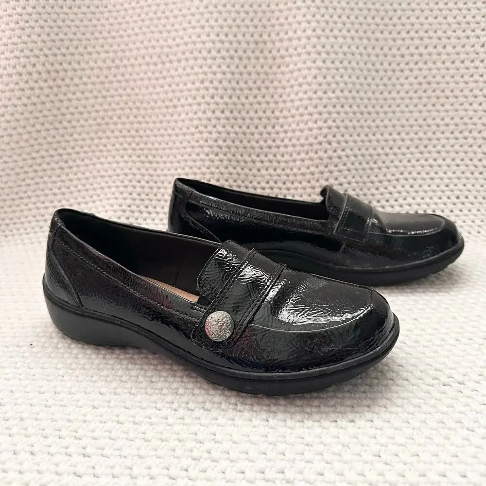 Clarks Cora Daisy Black Tumbled Patent Leather Button Detail Comfort Loafer 7M